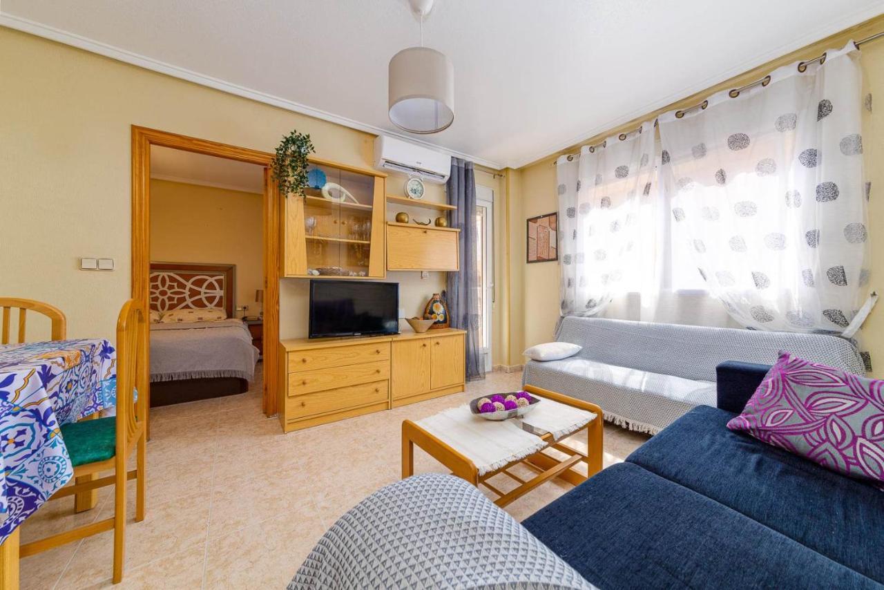 Cozy Appartment Torrevieja At Irina Exterior foto