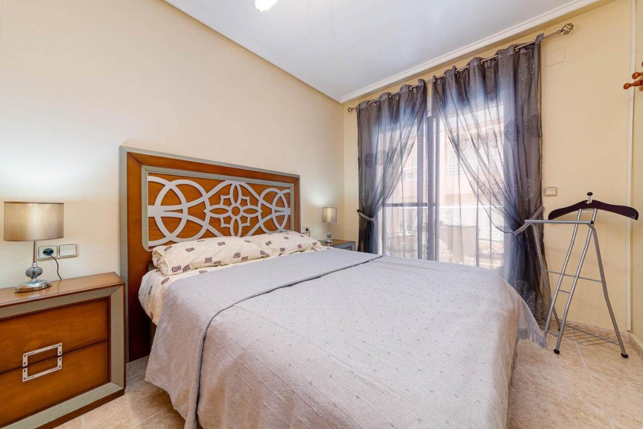 Cozy Appartment Torrevieja At Irina Exterior foto