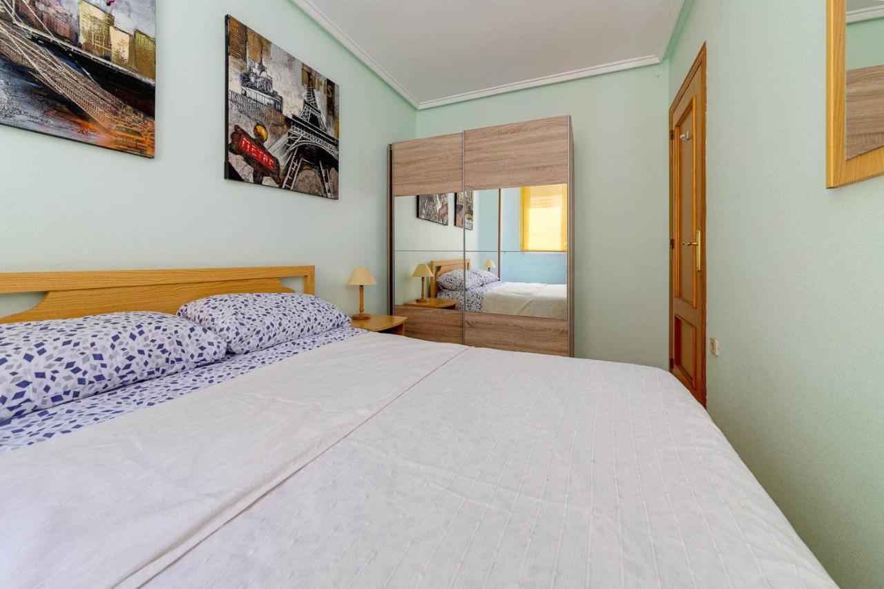Cozy Appartment Torrevieja At Irina Exterior foto