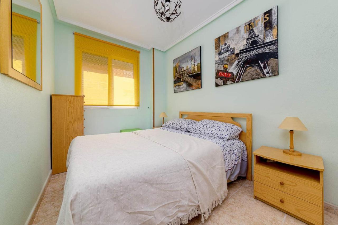 Cozy Appartment Torrevieja At Irina Exterior foto