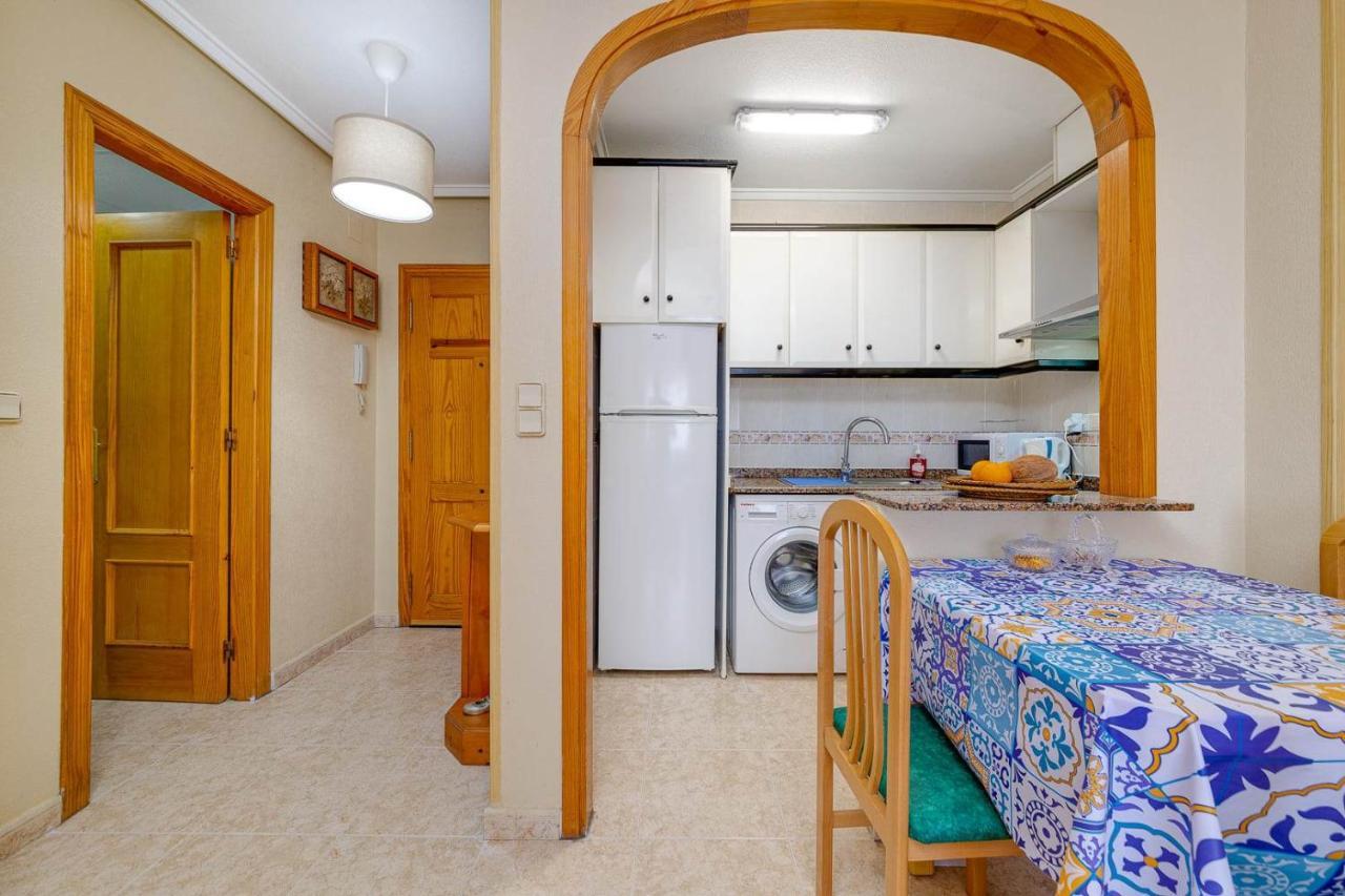 Cozy Appartment Torrevieja At Irina Exterior foto